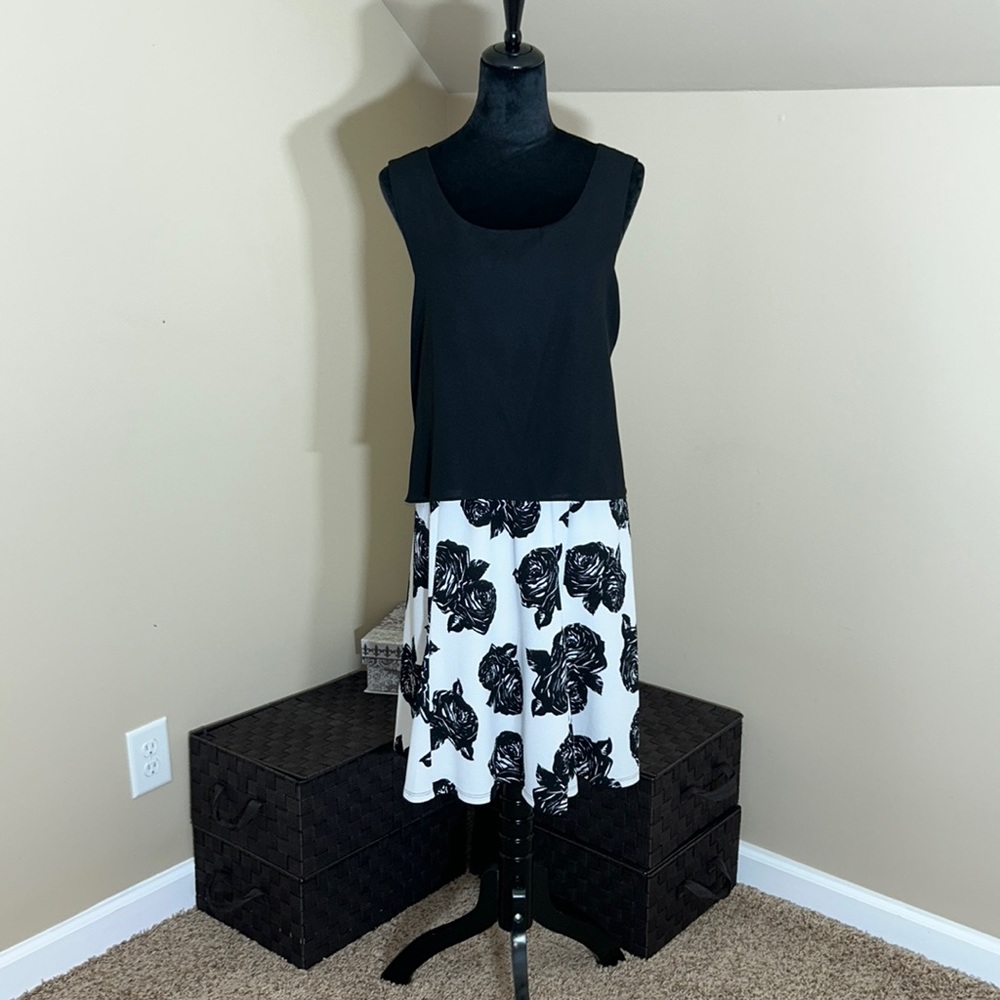Black/White Rose Dress